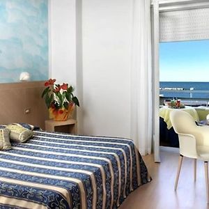 Camera con letto king size